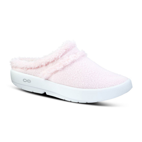 OOFOS Women's Oocoozie Low Shoe - Pink - 5274/Pink - Angle